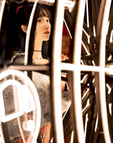 我该爱哪个女孩_1080P神马在线观看